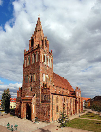 Iglesia de ladrillo gótico alemán