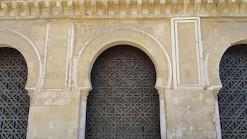 Arco en forma de herradura
