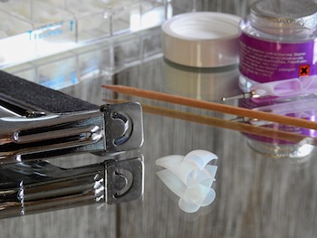peligros para la salud, salones de uñas, lugar de trabajo, OSHA