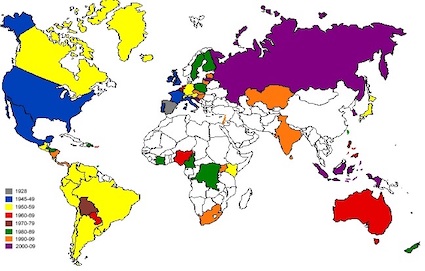 Una imagen del mapa global que muestra en códigos de colores la expansión del movimiento Opus Dei desde 1928 hasta 2009.