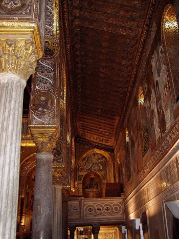 Capilla Palatina en el interior del Palacio de los Normandos en Palermo