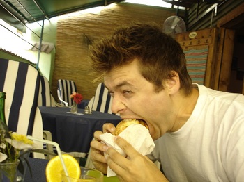 comiendo