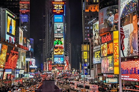 Anuncios de Times Square en la Ciudad de Nueva York