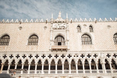 El Palacio Ducal, que se encuentra junto al Puente de los Suspiros.