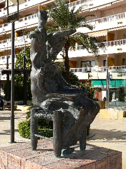 Estatua del Quijote de Dal & iacute;