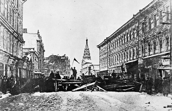 Foto de la barricada durante la Revolución Rusa de 1905