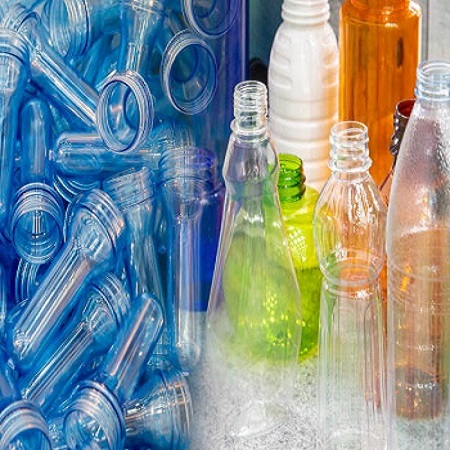 Un ejemplo común de usos de polímeros en la vida diaria que muestra botellas y contenedores de plástico.