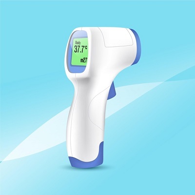 Medición de temperatura mediante un termómetro infrarrojo.