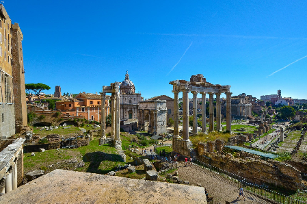 Foto de las ruinas del antiguo Foro Romano que se puede ver hoy en Roma.