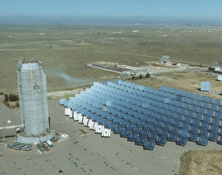 Planta de energía solar térmica ubicada en Nuevo México, Estados Unidos.
