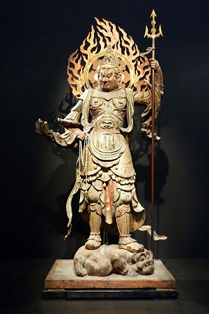 Escultura de madera de Komoku Ten