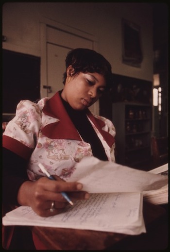 Estudiante estudiando