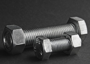 Imagen de dos tornillos y tuercas.