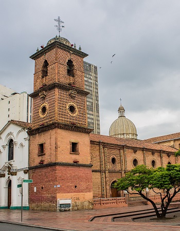 Torre mudéjar de la Iglesia de San Francisco en Cali, Colombia