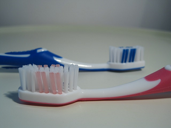 Dos cepillos de dientes