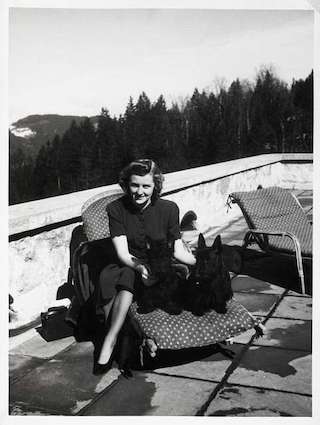 imagen en blanco y negro de Eva Braun
