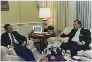 Foto de Walesa y George HW Bush