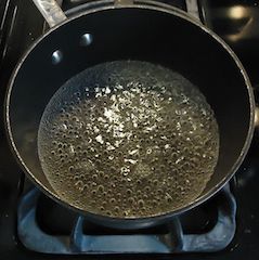 Una imagen de agua hirviendo.