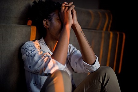 Mujer procesando sus emociones