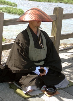 Monje zen meditando