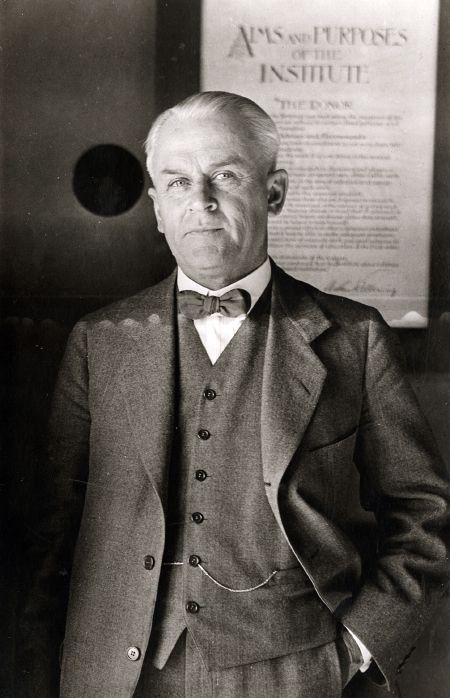 Robert Millikan, biografía, teoría atómica