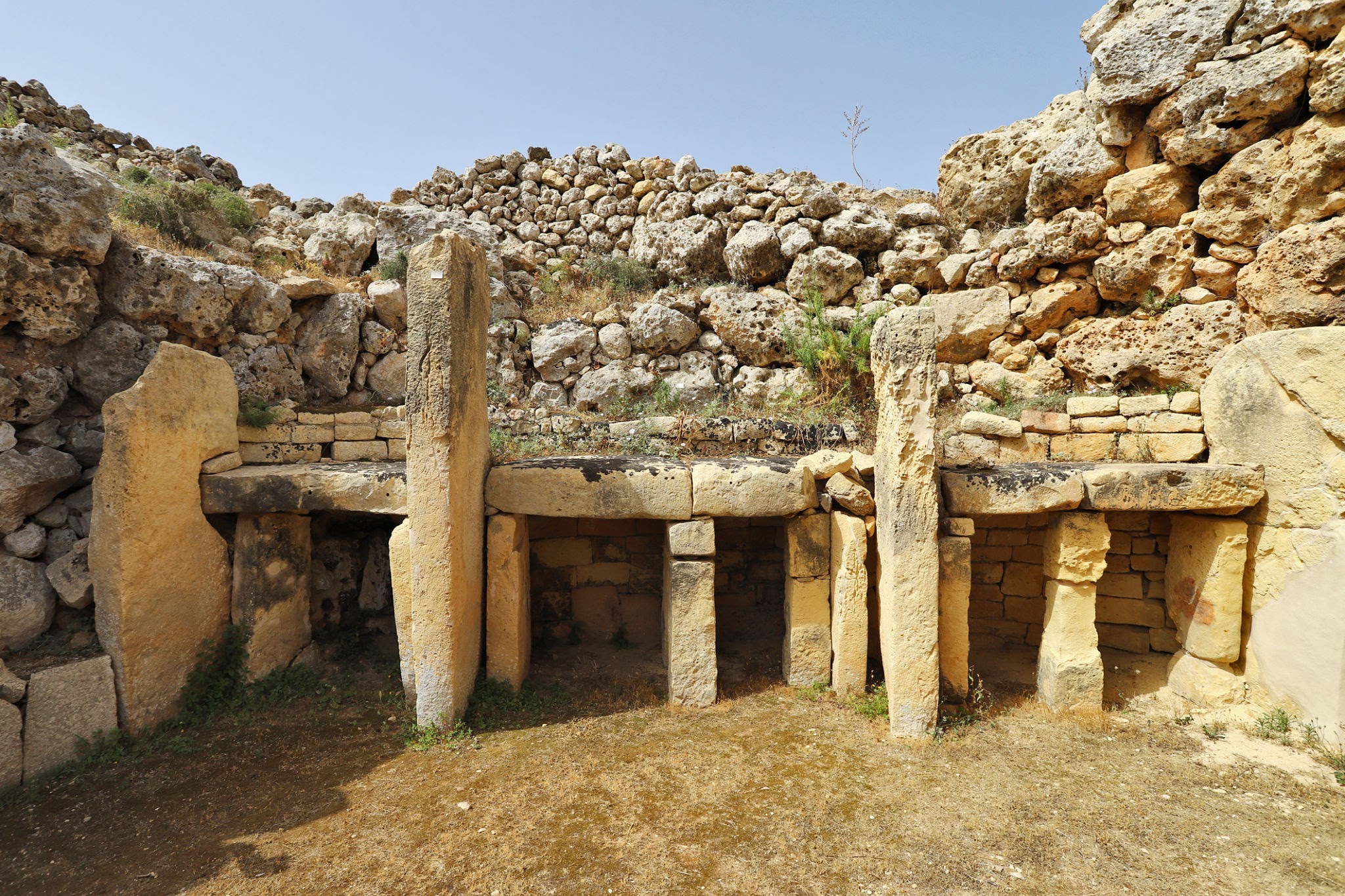El Templo de Ġgantija representa la cúspide de la arquitectura sagrada y ceremonial de la Edad de Piedra.