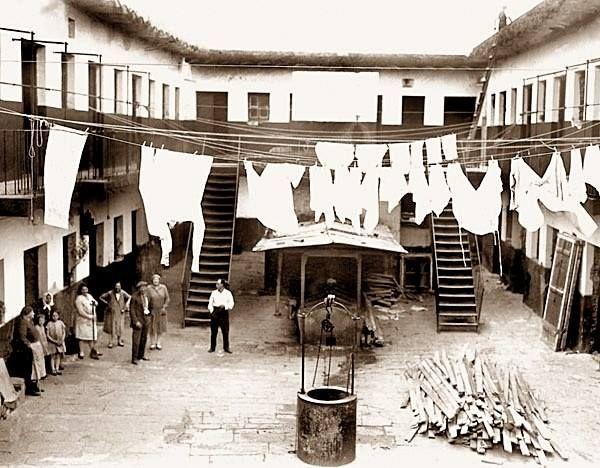 Típico patio de conventillo en Argentina